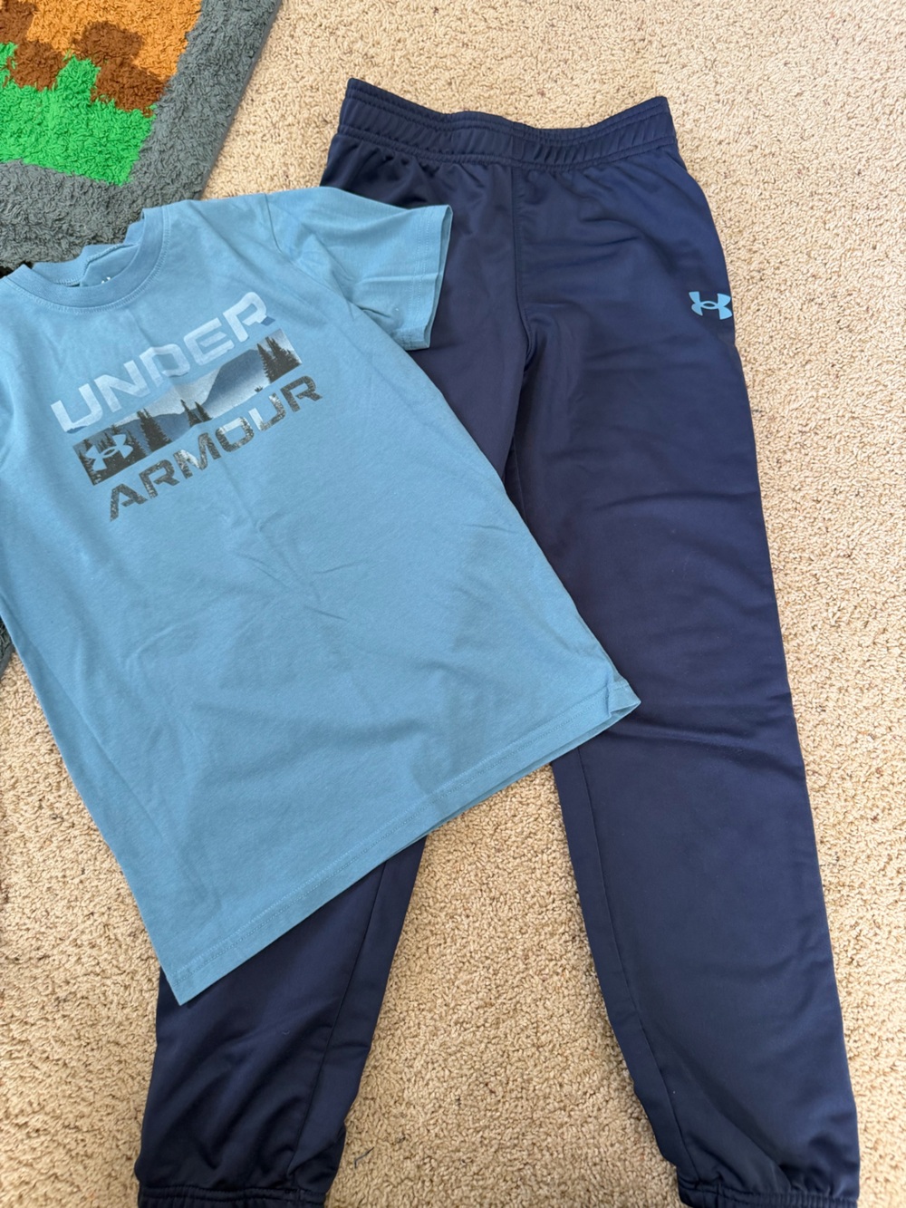 Under Armour Boys Size Medium Athletic Set in Blue Like New